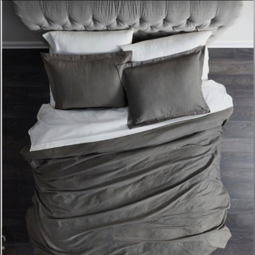 NWT Villa by Noble Excellence King BASKETWEAVE Pebble Duvet cover- 2 kin…